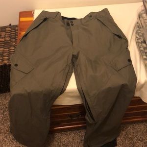 Reserved. RPZN. Men’s ski/ board pants.